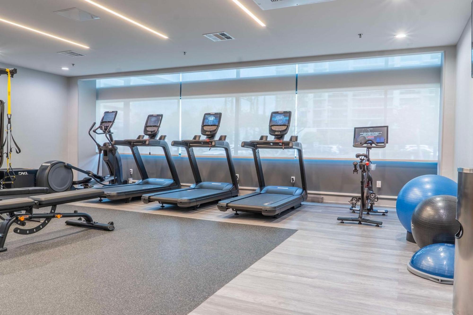 Doubletree By Hilton Orange County Airport Hotel Santa Ana Bagian luar foto